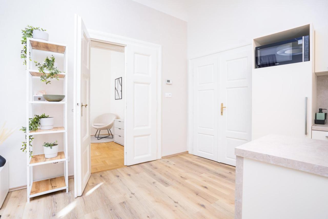 Prague Days - Bright Apartment - Old Town Luaran gambar